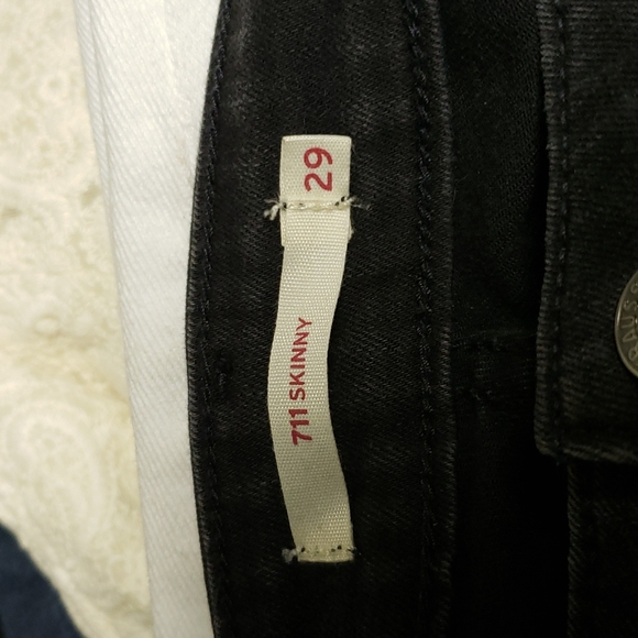 Levis 711 skinny jeans inseam 31, waist 29 - Picture 3 of 3